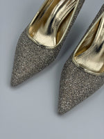 Load image into Gallery viewer, Gold Sequin Pointed Toe Stiletto
