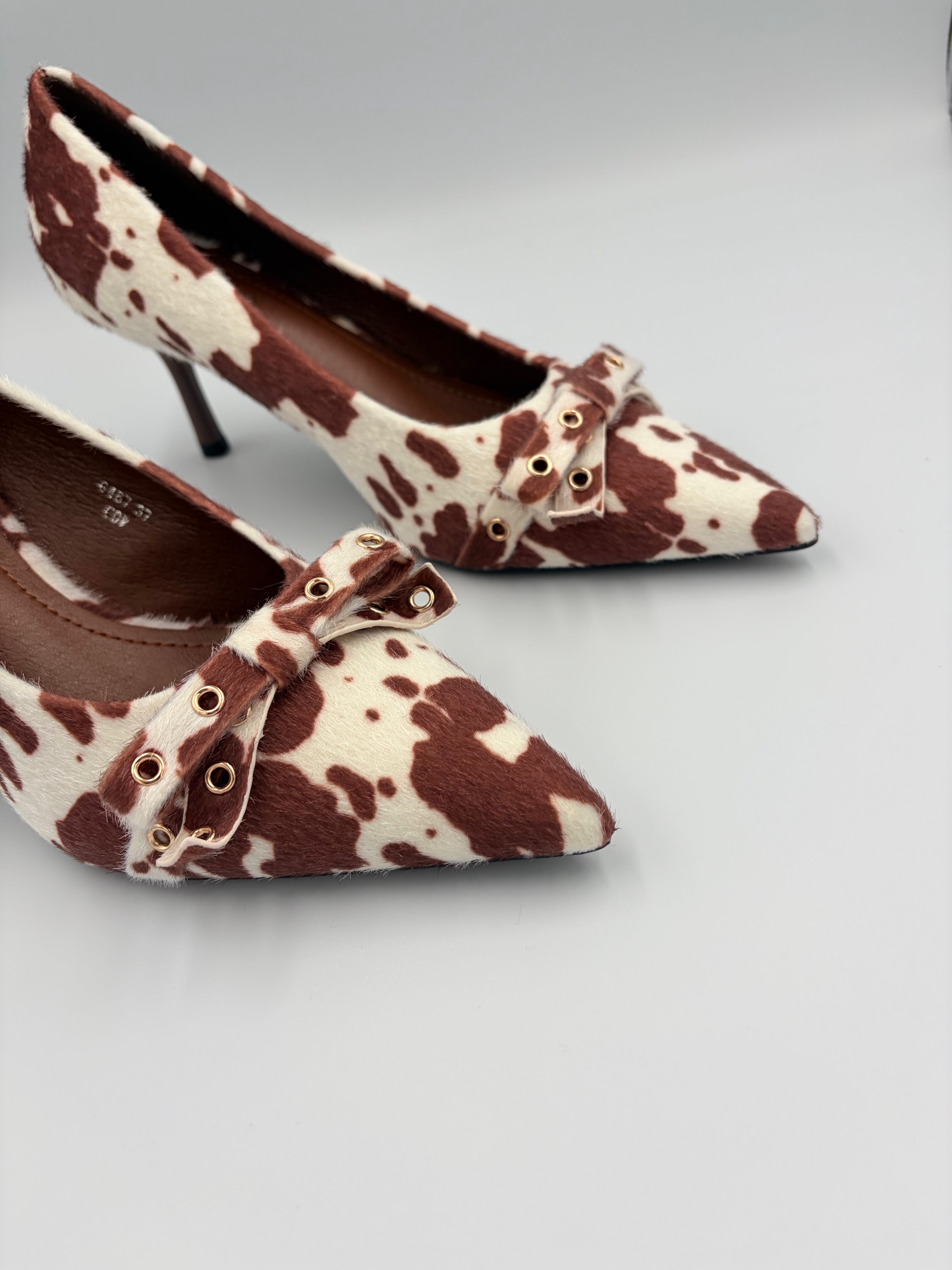 Cow Bow Front Patent Heel