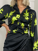 Load image into Gallery viewer, ICHI Leaf Pattern Ruched Blouse - Parrot Green
