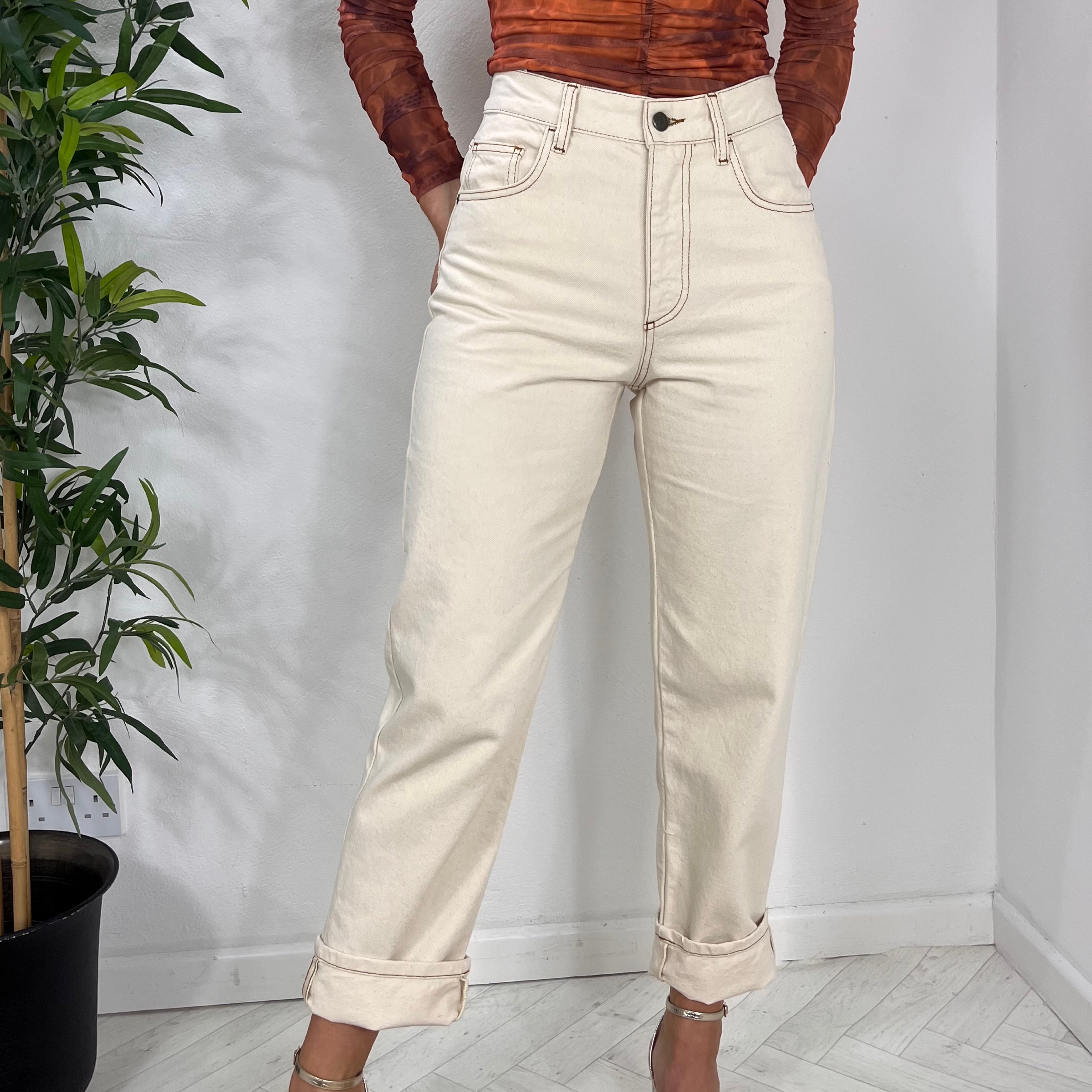 Sisley Natural Coloured Mom Fit Jeans - Beige