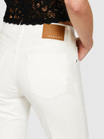 Load image into Gallery viewer, Sisley Flared Fit Jeans - Creamy White
