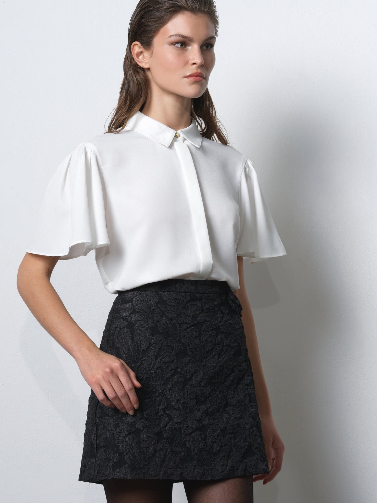 Sharon Jacquard Bow Mini Skirt