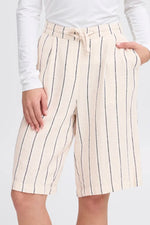 Load image into Gallery viewer, Ichi Knee Length Shorts
