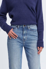 Load image into Gallery viewer, Ichi Heart Stitched Slim Jeans
