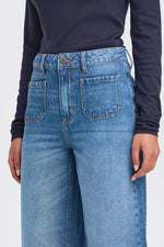 Load image into Gallery viewer, Ichi Cropped Wide Leg Jeans
