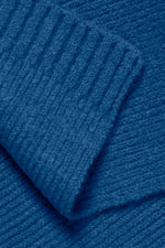 Load image into Gallery viewer, Women&#39;s Solid Cosy Knitted Scarf  - True Blue
