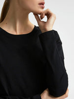 Load image into Gallery viewer, Amy Basic Cotton Long Sleeved T-Shirt - Black

